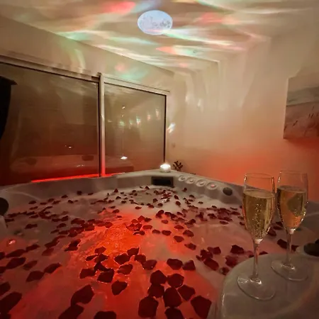 Sejour Detente Jacuzzi & Sauna Et A 200m 度假居